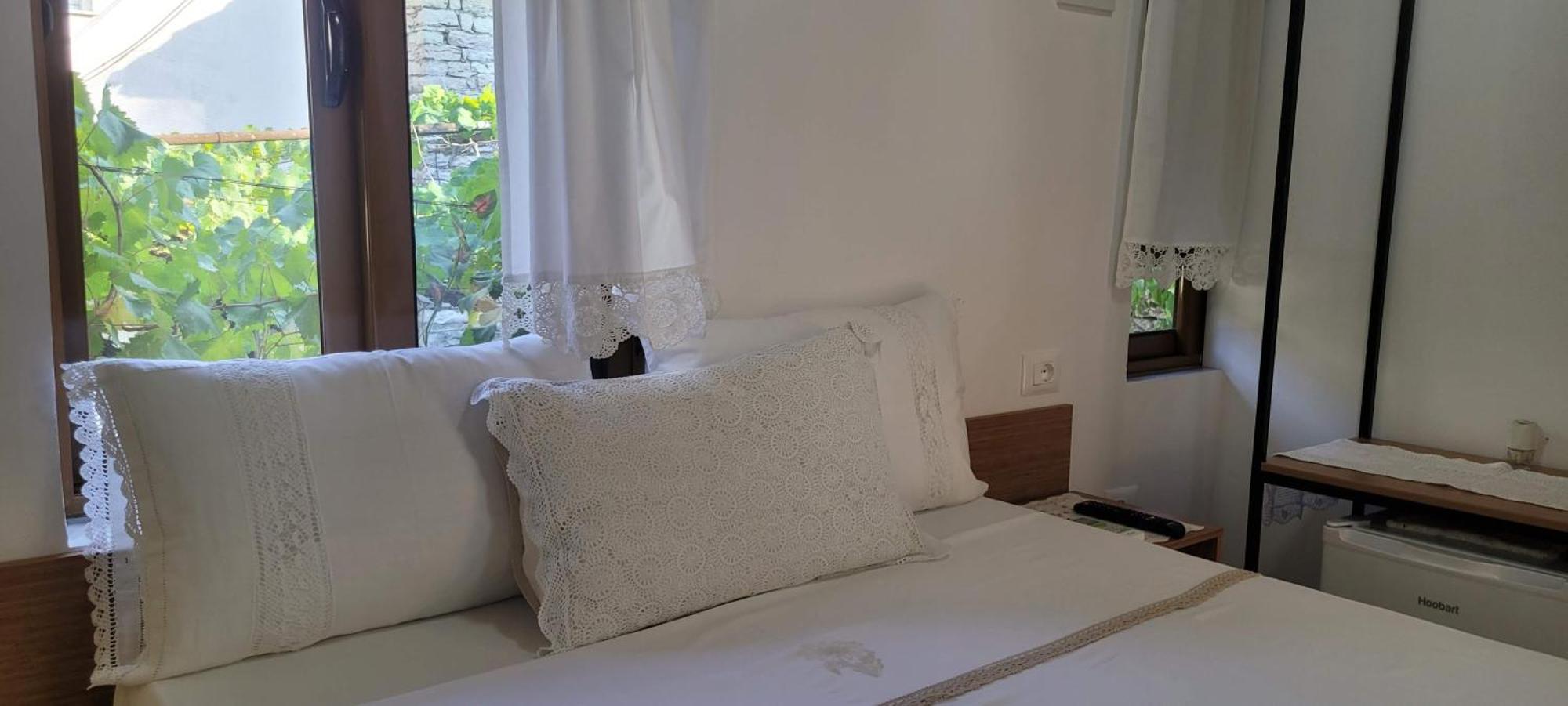 Guest House Emily Gjirokastër Dış mekan fotoğraf