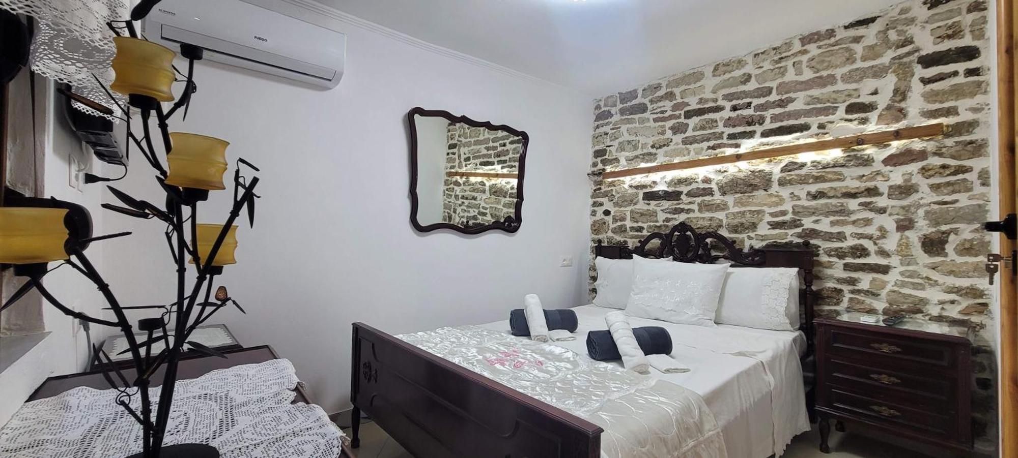Guest House Emily Gjirokastër Dış mekan fotoğraf