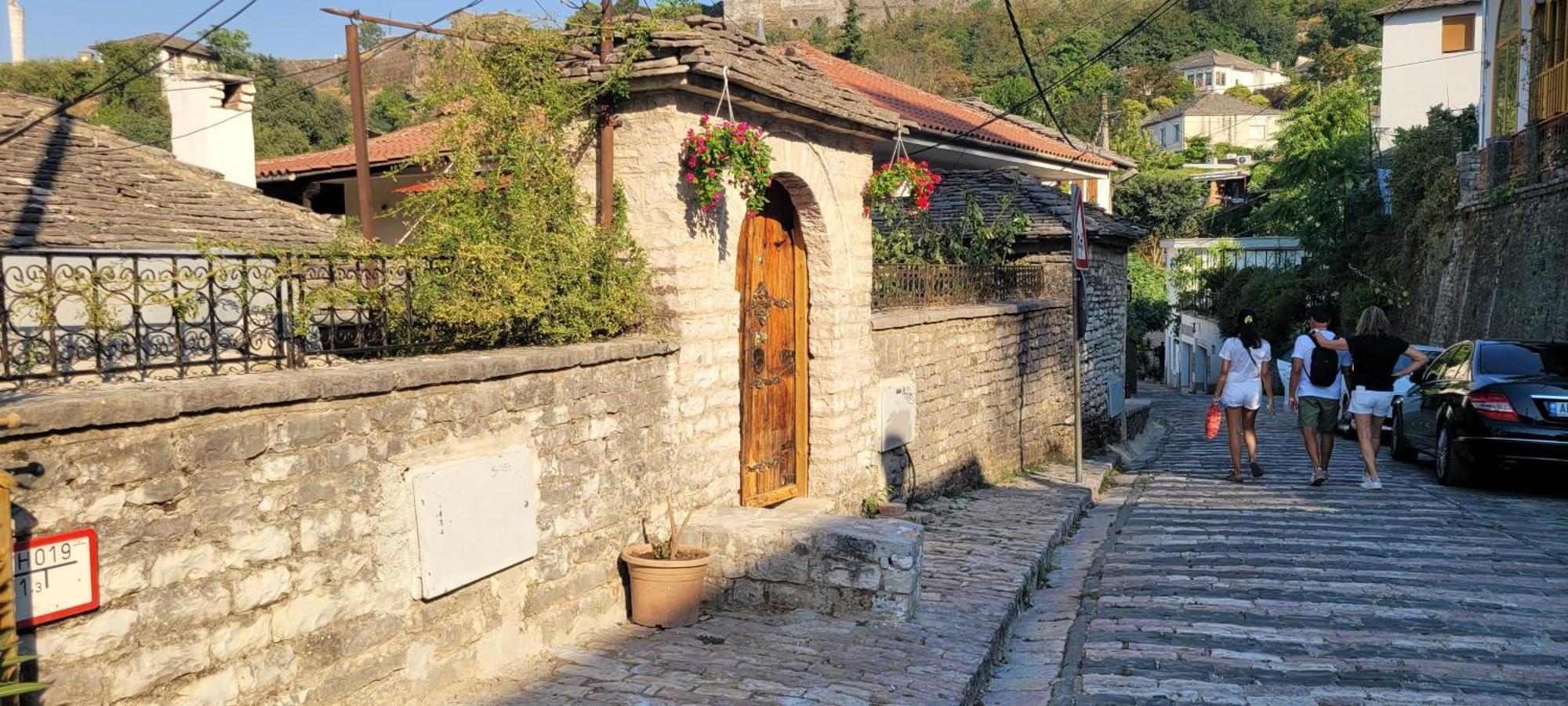 Guest House Emily Gjirokastër Dış mekan fotoğraf