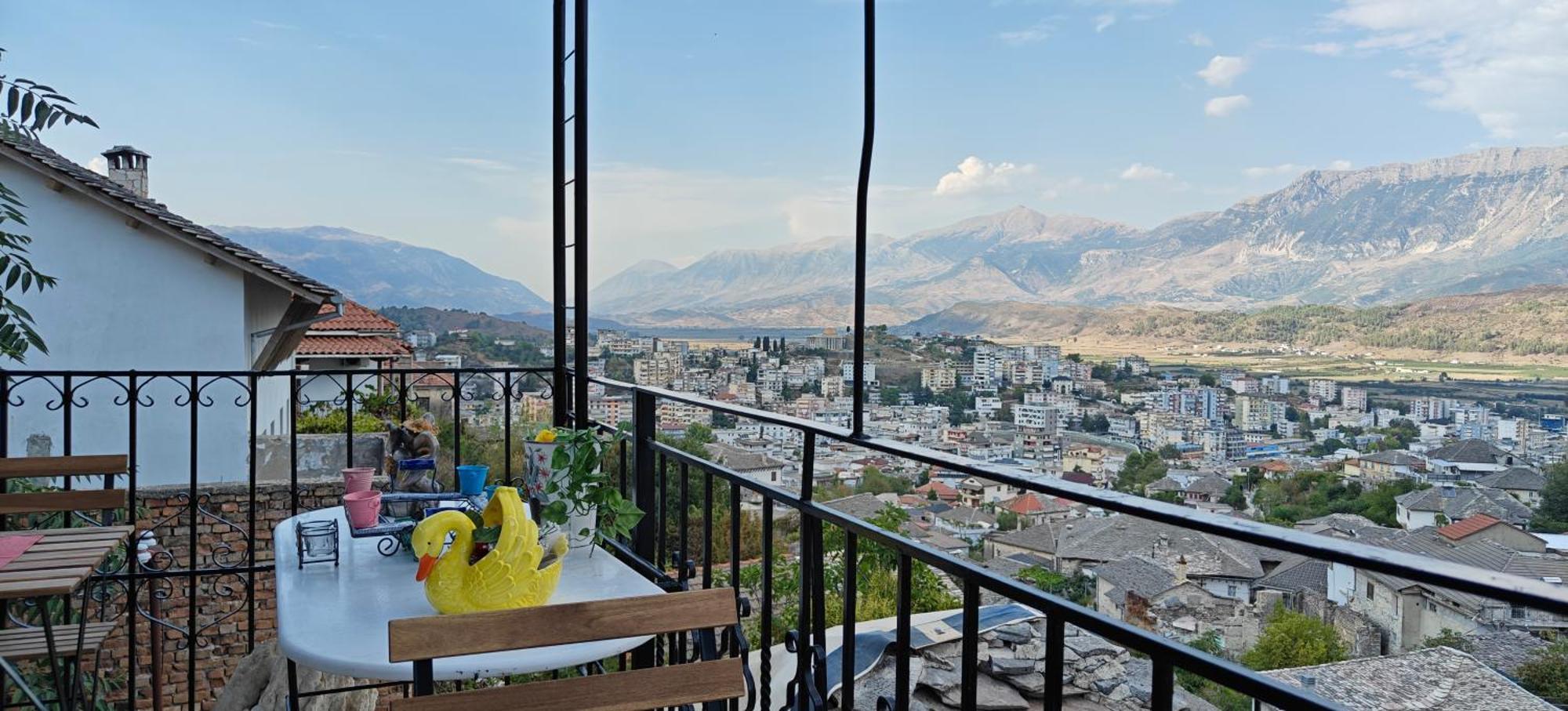 Guest House Emily Gjirokastër Dış mekan fotoğraf